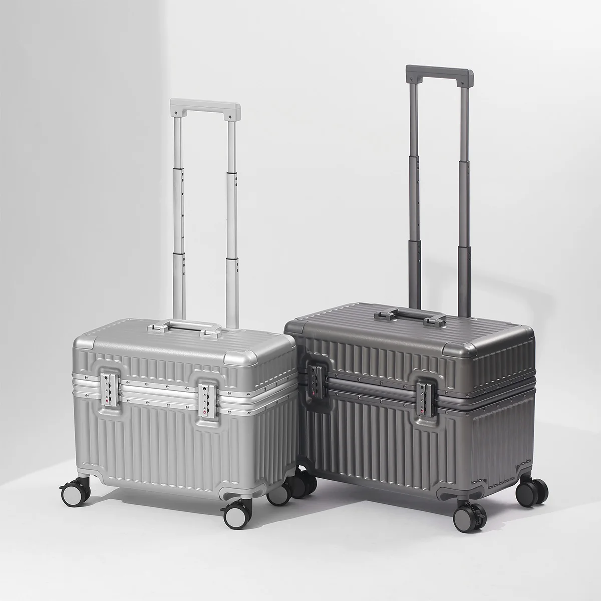 Aluminum Frame Carry On Luggage - حقيبة سفر بإطار من الألومنيوم مقاس